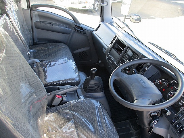 いすゞエルフ冷凍車（冷蔵車）小型（2t・3t）[写真05]