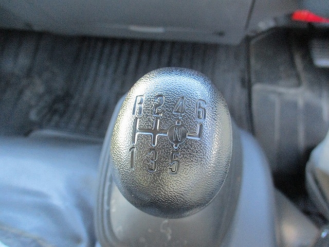 いすゞエルフ冷凍車（冷蔵車）小型（2t・3t）[写真07]