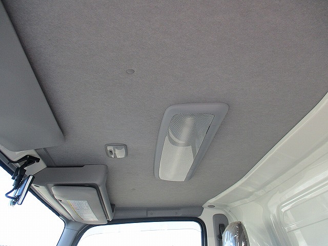 いすゞエルフ冷凍車（冷蔵車）小型（2t・3t）[写真09]