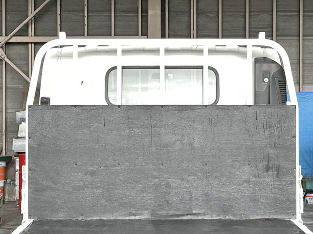 いすゞエルフ平ボディ小型（2t・3t）[写真11]