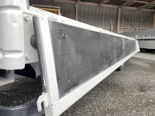 いすゞエルフ平ボディ小型（2t・3t）[写真13]