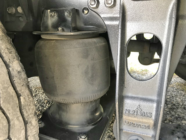 三菱ふそうスーパーグレートアルミウイング大型（10t）[写真13]