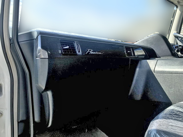 三菱ふそうスーパーグレートアルミウイング大型（10t）[写真21]