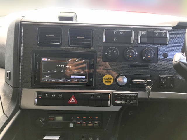 三菱ふそうスーパーグレートアルミウイング大型（10t）[写真29]