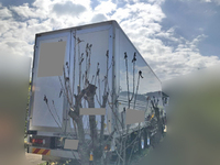 三菱ふそうスーパーグレートアルミウイング大型（10t）[写真02]