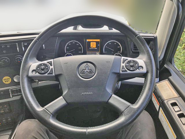 三菱ふそうスーパーグレートアルミウイング大型（10t）[写真31]