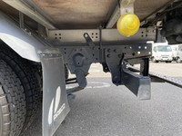 いすゞエルフアルミバン小型（2t・3t）[写真20]