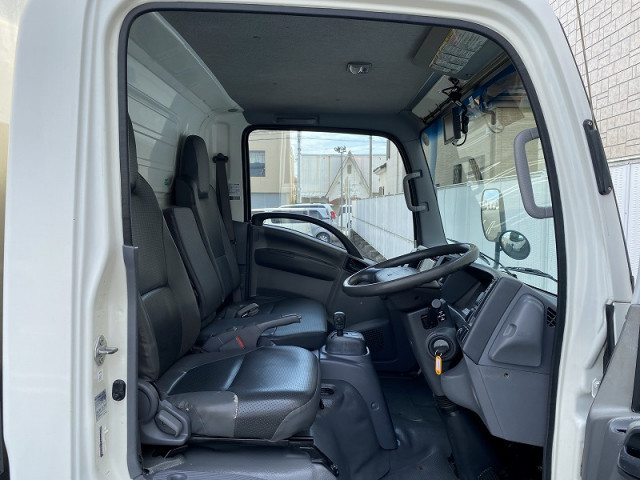 いすゞエルフアルミバン小型（2t・3t）[写真22]