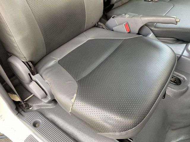 いすゞエルフアルミバン小型（2t・3t）[写真24]