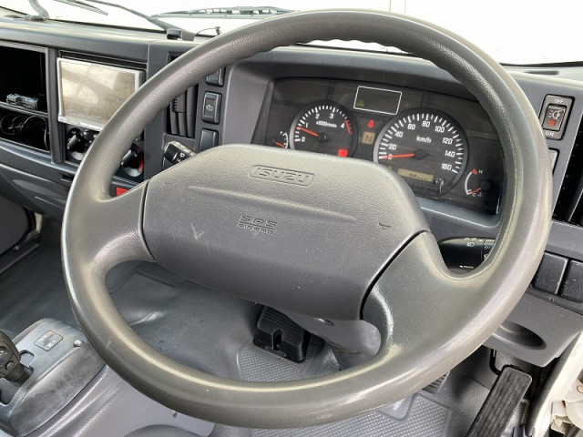 いすゞエルフアルミバン小型（2t・3t）[写真25]