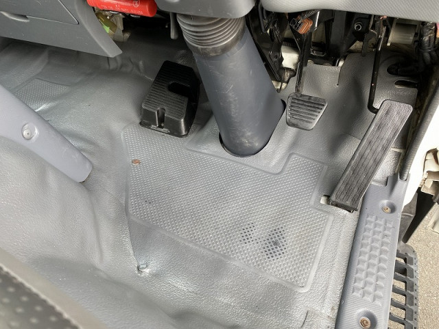 いすゞエルフアルミバン小型（2t・3t）[写真31]