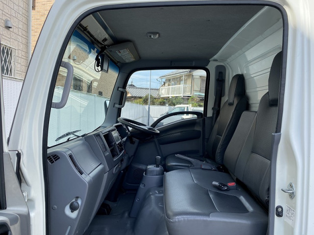 いすゞエルフアルミバン小型（2t・3t）[写真32]