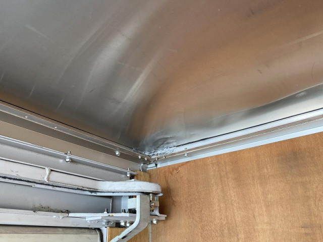 いすゞエルフアルミバン小型（2t・3t）[写真38]