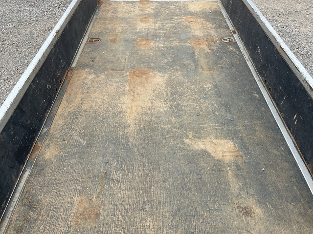 日野デュトロ平ボディ小型（2t・3t）[写真11]