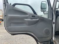 日野デュトロ平ボディ小型（2t・3t）[写真24]