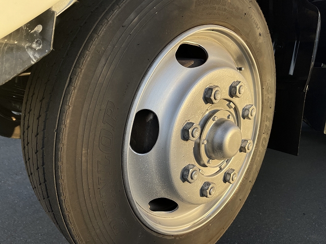 UDトラックスコンドルセルフクレーン3段増トン（6t・8t）[写真11]