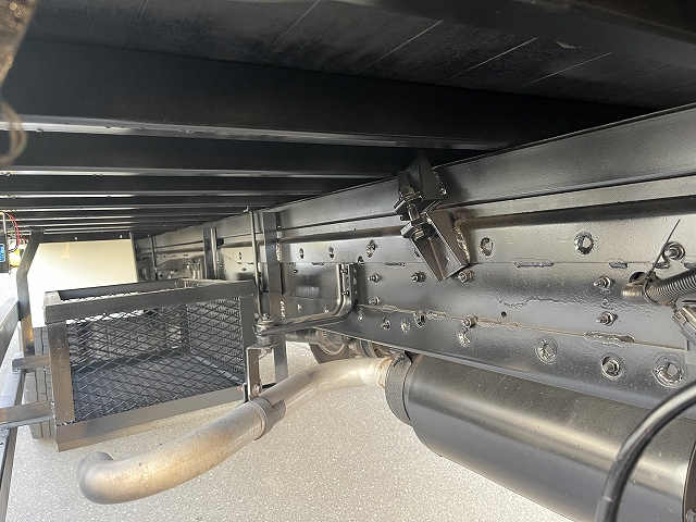 UDトラックスコンドルセルフクレーン3段増トン（6t・8t）[写真15]