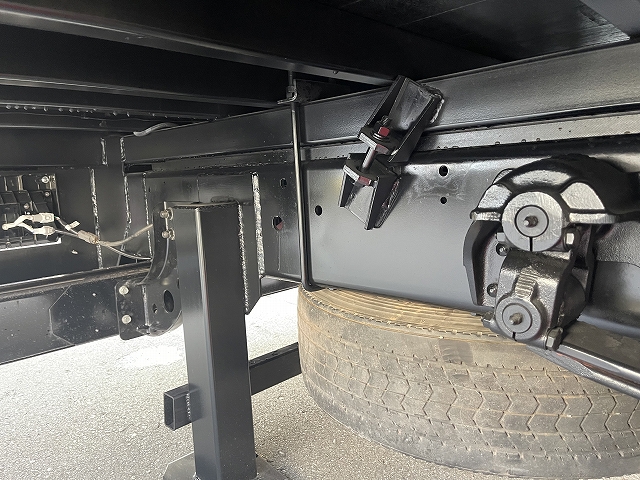 UDトラックスコンドルセルフクレーン3段増トン（6t・8t）[写真18]