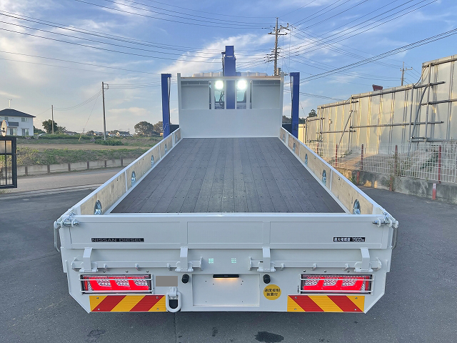 UDトラックスコンドルセルフクレーン3段増トン（6t・8t）[写真19]