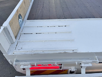 UDトラックスコンドルセルフクレーン3段増トン（6t・8t）[写真20]