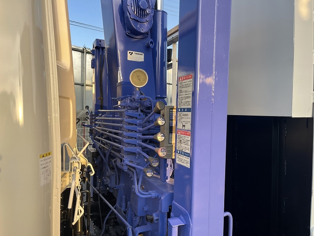 UDトラックスコンドルセルフクレーン3段増トン（6t・8t）[写真24]