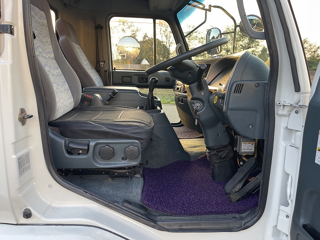 UDトラックスコンドルセルフクレーン3段増トン（6t・8t）[写真32]