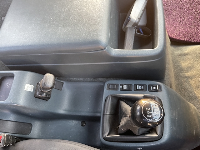 UDトラックスコンドルセルフクレーン3段増トン（6t・8t）[写真36]