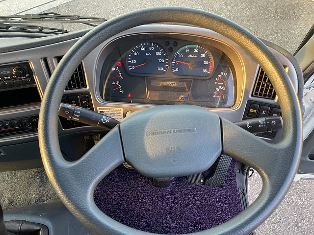 UDトラックスコンドルセルフクレーン3段増トン（6t・8t）[写真37]