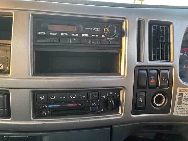 UDトラックスコンドルセルフクレーン3段増トン（6t・8t）[写真38]