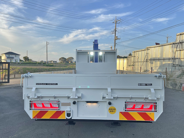 UDトラックスコンドルセルフクレーン3段増トン（6t・8t）[写真06]