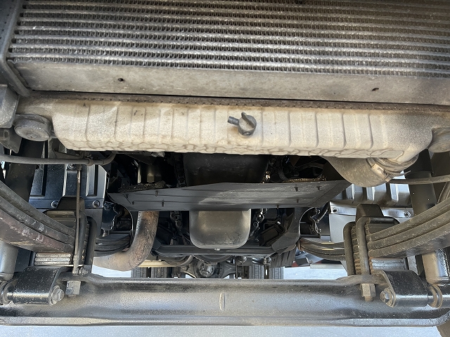 UDトラックスコンドルセルフクレーン3段増トン（6t・8t）[写真07]