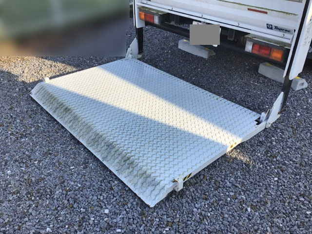 三菱ふそうキャンターパネルバン小型（2t・3t）[写真11]