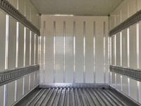 三菱ふそうキャンターパネルバン小型（2t・3t）[写真13]