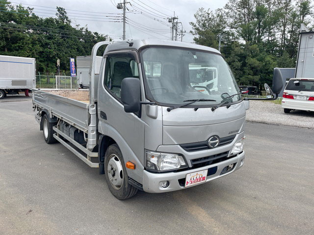 日野デュトロ平ボディ小型（2t・3t）[写真03]