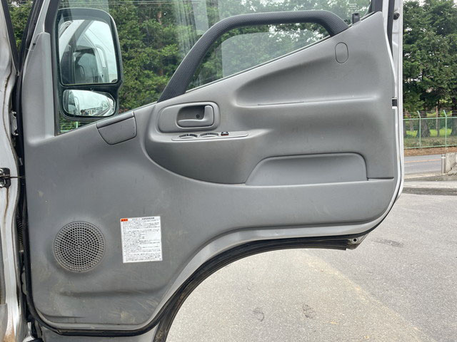 日野デュトロ平ボディ小型（2t・3t）[写真30]
