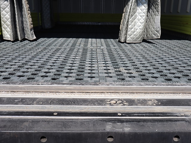 三菱ふそうキャンター冷凍車（冷蔵車）小型（2t・3t）[写真10]