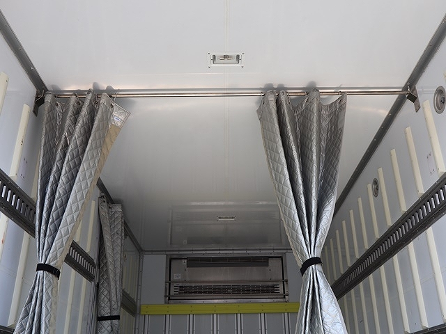 三菱ふそうキャンター冷凍車（冷蔵車）小型（2t・3t）[写真11]