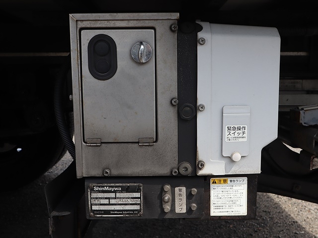 三菱ふそうキャンター冷凍車（冷蔵車）小型（2t・3t）[写真15]