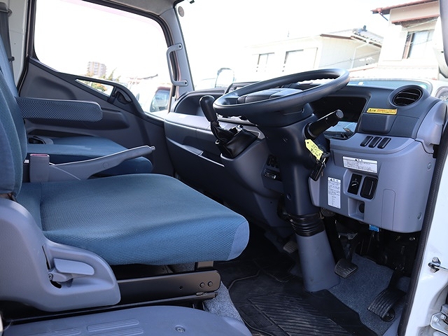 三菱ふそうキャンター冷凍車（冷蔵車）小型（2t・3t）[写真30]