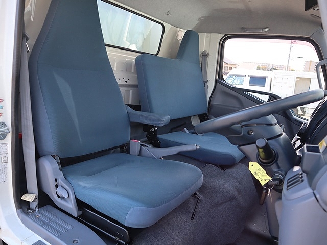 三菱ふそうキャンター冷凍車（冷蔵車）小型（2t・3t）[写真31]