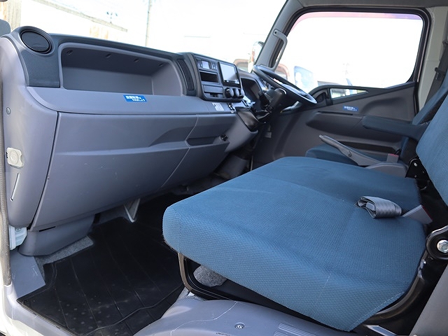 三菱ふそうキャンター冷凍車（冷蔵車）小型（2t・3t）[写真32]