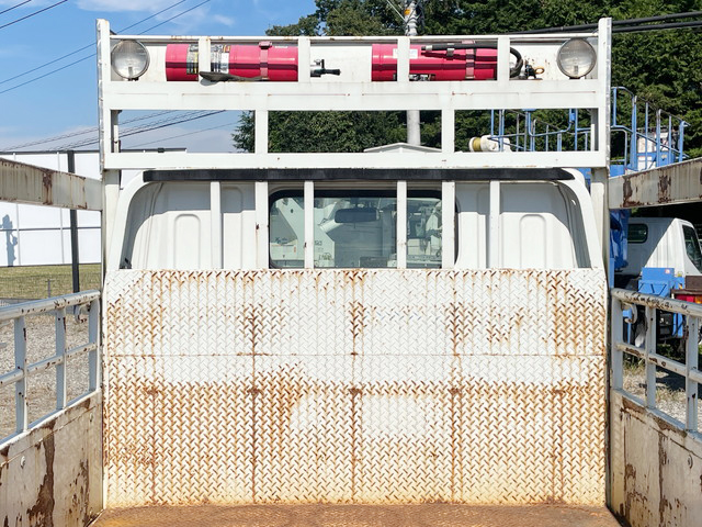 三菱ふそうキャンター平ボディ小型（2t・3t）[写真11]