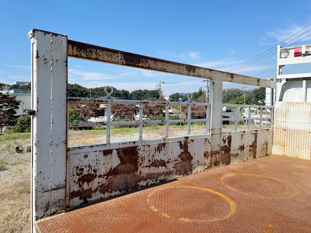 三菱ふそうキャンター平ボディ小型（2t・3t）[写真14]
