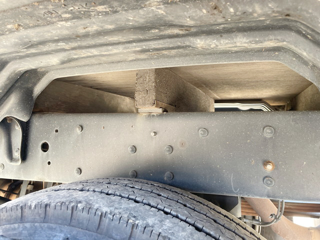 三菱ふそうキャンター平ボディ小型（2t・3t）[写真19]