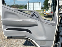 三菱ふそうキャンター平ボディ小型（2t・3t）[写真26]