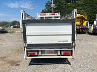 三菱ふそうキャンター平ボディ小型（2t・3t）[写真08]