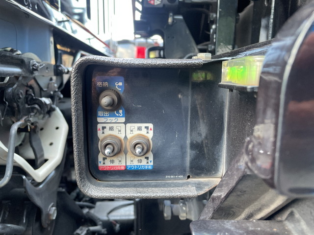 日産アトラスクレーン4段小型（2t・3t）[写真16]