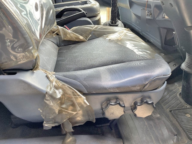 日野レンジャーパッカー車（塵芥車）中型（4t）[写真32]