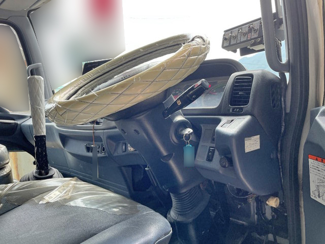 日野レンジャーパッカー車（塵芥車）中型（4t）[写真33]