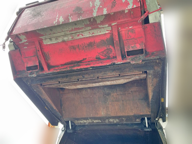 日野レンジャーパッカー車（塵芥車）中型（4t）[写真09]